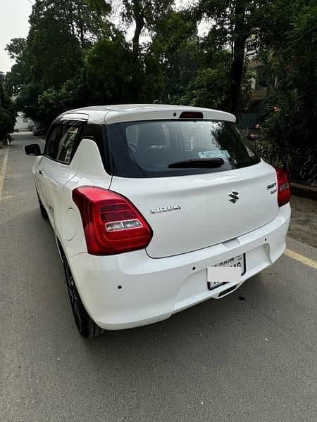 Suzuki Swift 2022 GLX CVT 3