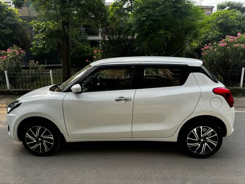 Suzuki Swift 2022 GLX CVT 15