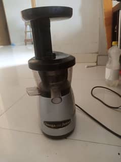 omega slow juicer