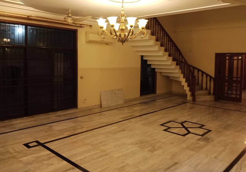 One Kanal House Available For Rent On 200 Feet Road Near Expo Johar Town Can Be Used For Silent OFFICE 10