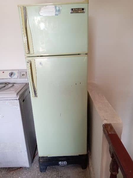 Singer Used 2 door Fridge 0