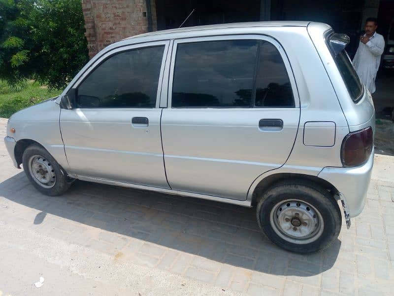 Daihatsu Cuore 2001 3