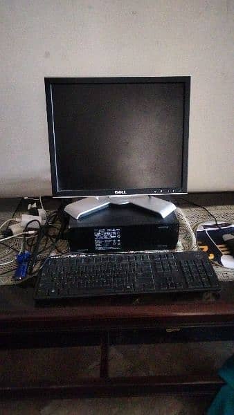 desktop computer with lcd 0