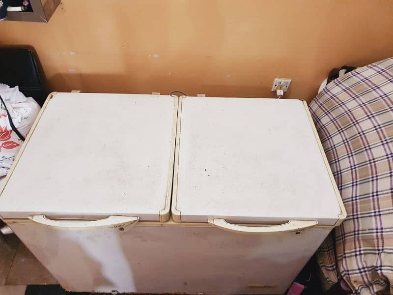 D freezer for sale 0