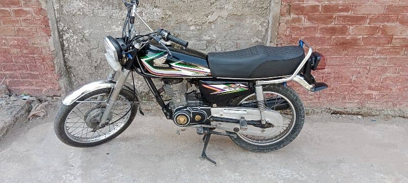 honda 2014 black 16 register geniun condition 4