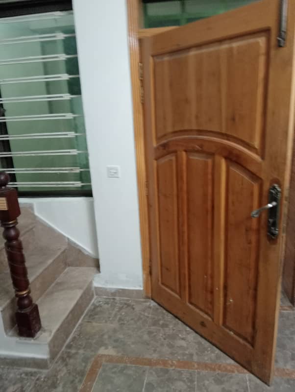 4marla 4beds neat and clean house for rent in G 13 4 islamabad 2