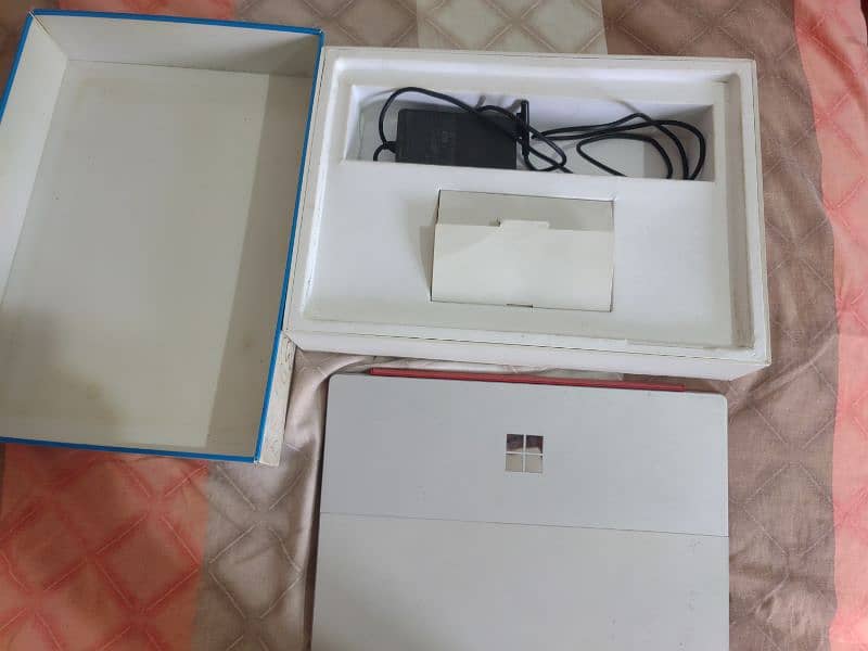 surface 4 pro 6th generation with box 4