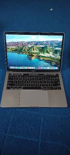 imported Mac book pro 2017 10/10