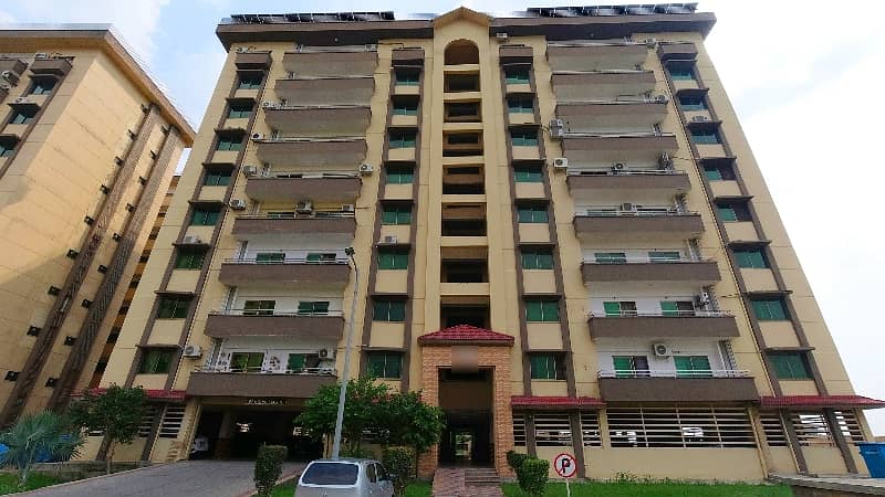 Prime Location Askari 11 - Sector B Apartments Flat Sized 10 Marla For sale 0