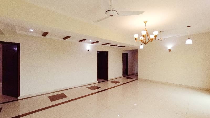 Prime Location Askari 11 - Sector B Apartments Flat Sized 10 Marla For sale 9