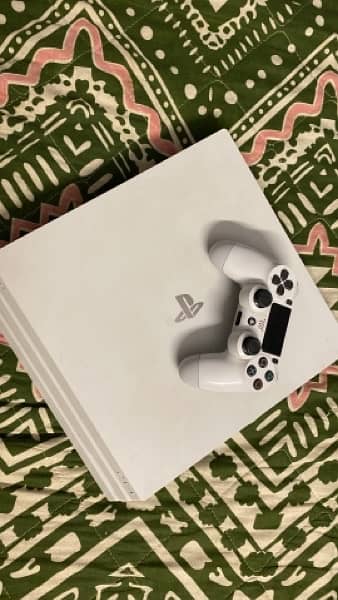 PS4 PRO 1 TB - White Play Station From UK 0