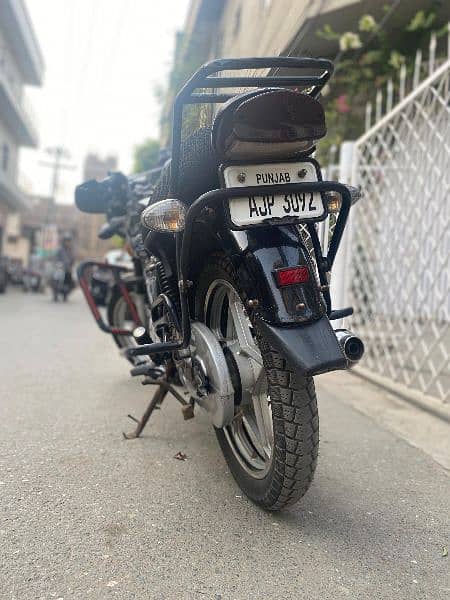 Suzuki GS 150 5