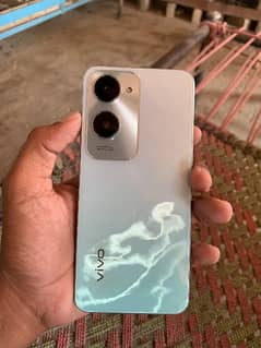 vivo y18 4+4.128gb ful fresh 20 day used full box rabta no 03439801472