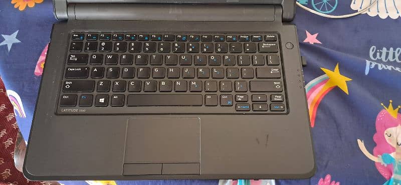 Dell Latitude 3340 7