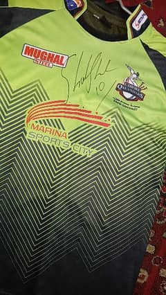 Lahore Qalandars Training shirt. Signed by Shaheen Afridi.