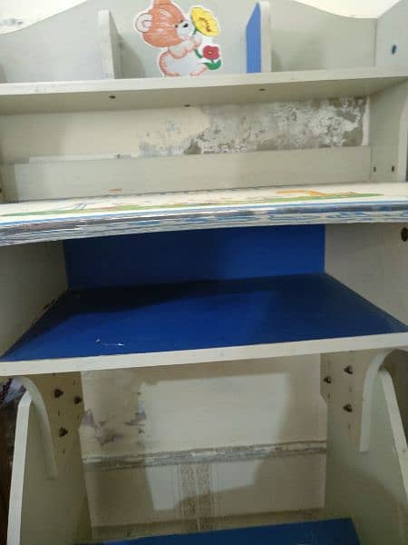 kids study table and chair 2