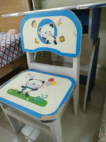 kids study table and chair 4