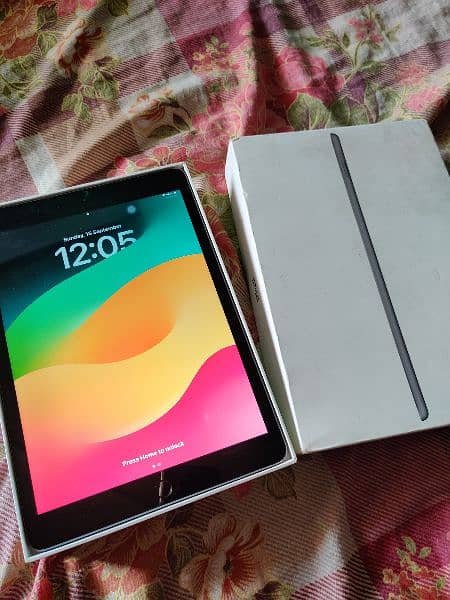 ipad 8 (32GB) 0