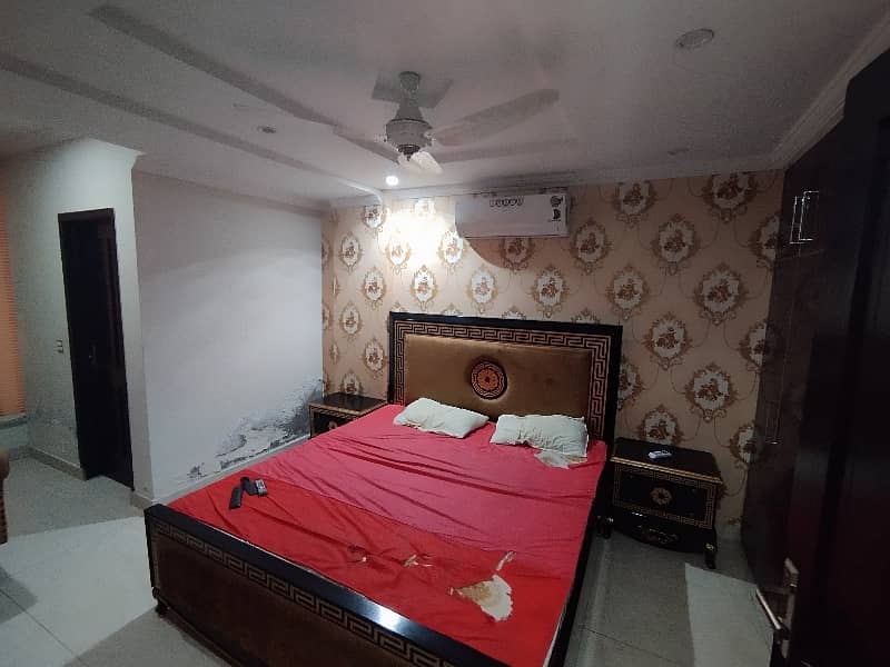 2 BEDROOMS FULLY LUXURY AND FULLY FURNISH IDEAL LOCATION EXCELLENT FLAT FOR RENT IN BAHRIA TOWN LAHORE 7