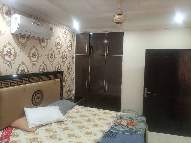 2 BEDROOMS FULLY LUXURY AND FULLY FURNISH IDEAL LOCATION EXCELLENT FLAT FOR RENT IN BAHRIA TOWN LAHORE 12