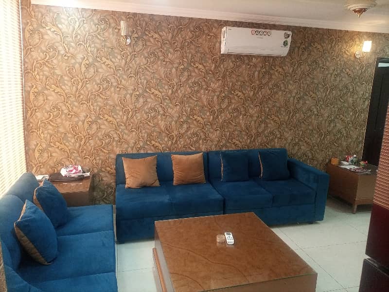 2 BEDROOMS FULLY LUXURY AND FULLY FURNISH IDEAL LOCATION EXCELLENT FLAT FOR RENT IN BAHRIA TOWN LAHORE 16