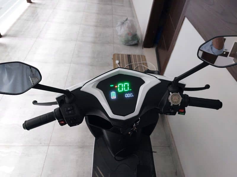 Jolta Electric Scooty for Sale Lithium ion Battery 4