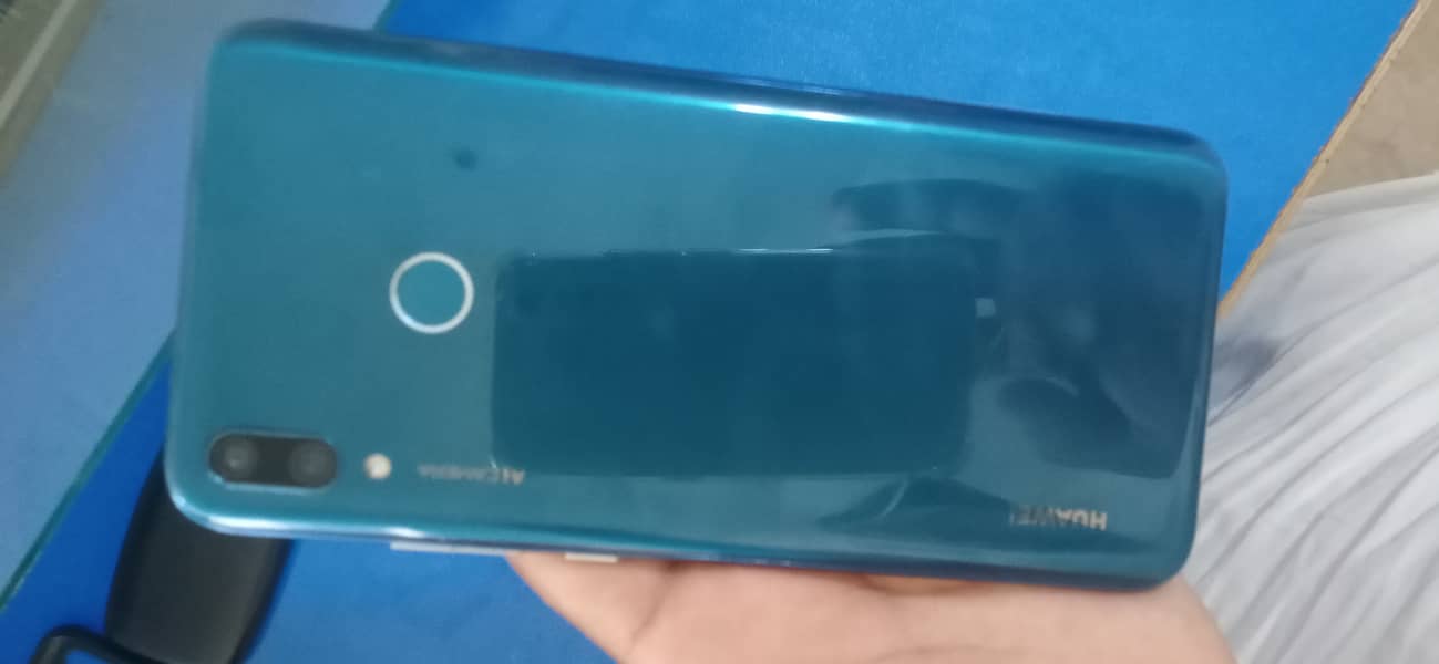 Huawei y9 10 by 10 contact me 03196256166 6 128 ma ha 4