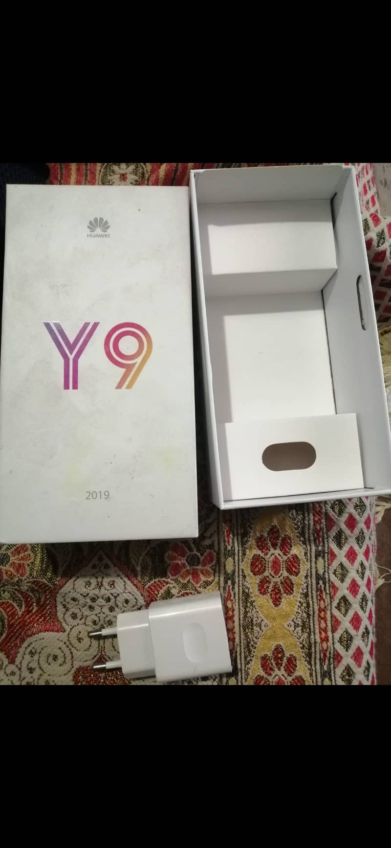 Huawei y9 10 by 10 contact me 03196256166 6 128 ma ha 5