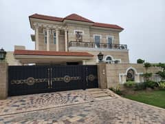 1 Kanal Slightly Used Unique Spanish Design House For Sale At Prime Location Near To park in DHA phase 5 Lahore 0