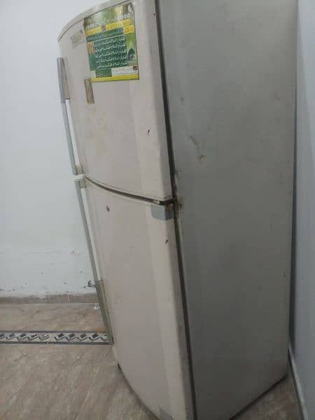 Dawlance Fridge best price 10 by 9,9 3