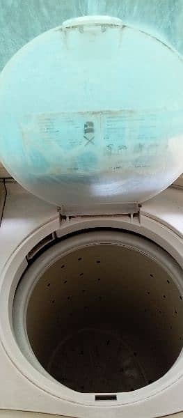 Haier Twin-tub Washing Machine 4