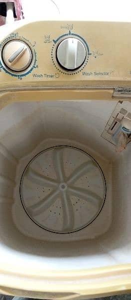 Haier Twin-tub Washing Machine 7