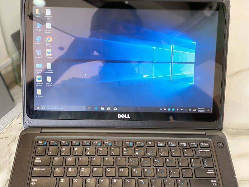 Dell 3380 corei5 7th Generation Touch screen FHD display 4GB Ram 320Gb 1