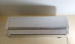 Gree 1 ton Dc Inverter Split Ac