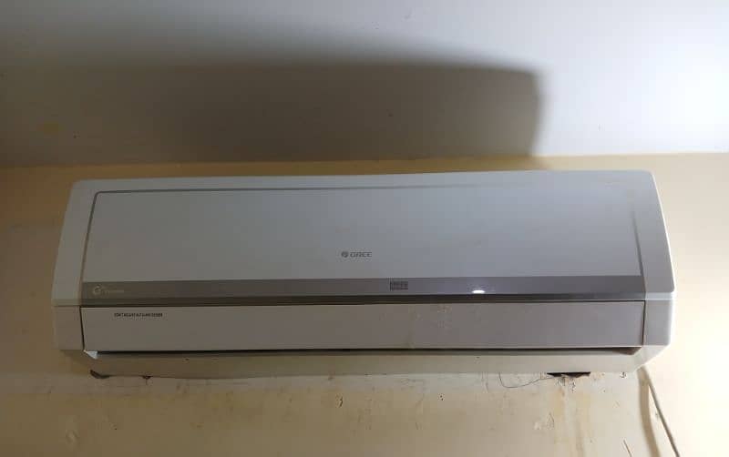 Gree 1 ton Dc Inverter Split Ac 2