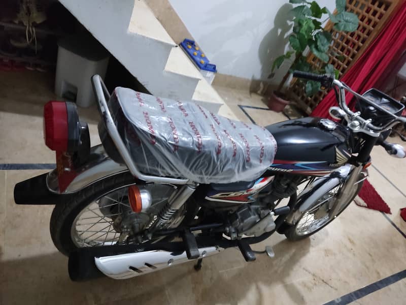 Honda CG 125, Karachi no full original and like new. 2