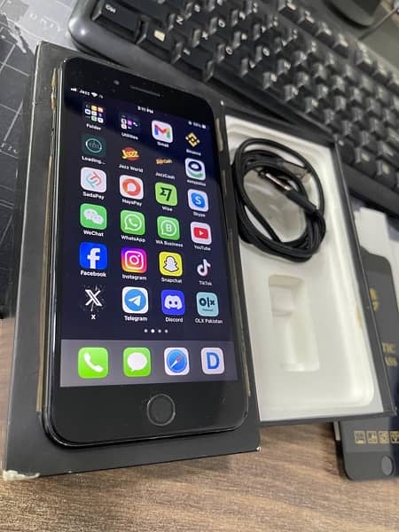 Iphone 7 plus 256gb PTA approved with original box 3