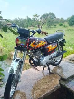 Honda 125 2021 modle ( paisa Kam ho jayien ga)132000 final ha