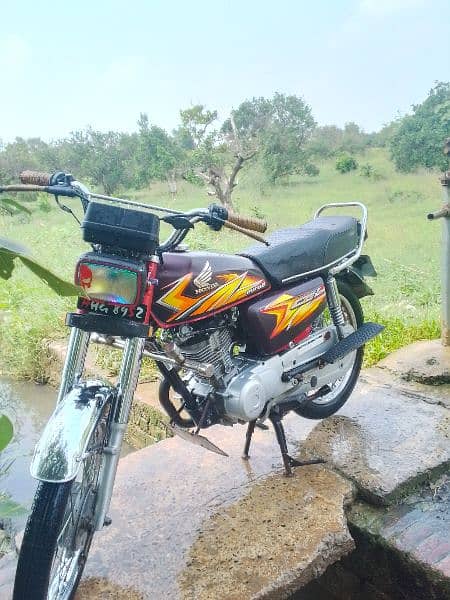 Honda 125 2021 modle ( paisa Kam ho jayien ga)132000 final ha 1