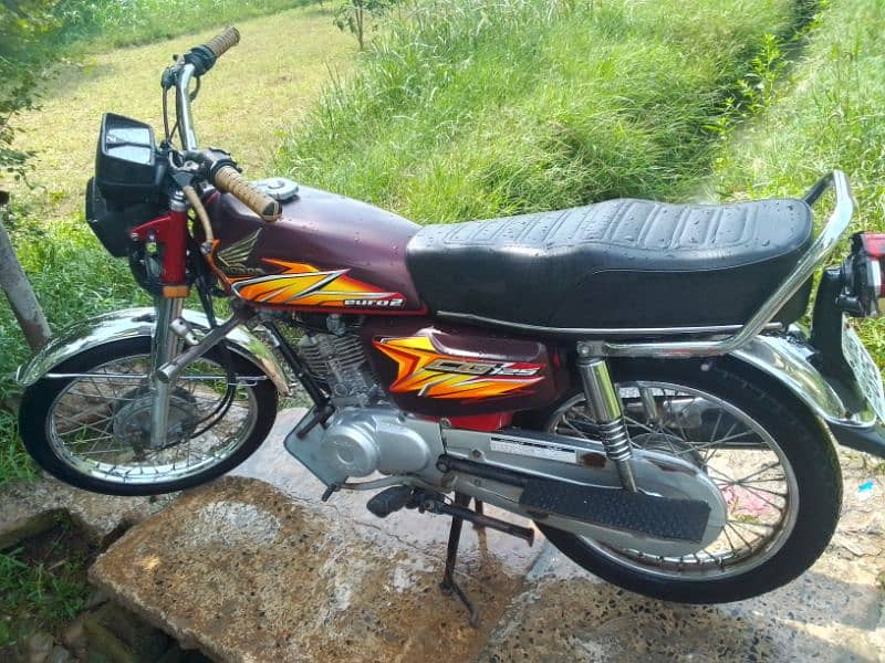 Honda 125 2021 modle ( paisa Kam ho jayien ga)132000 final ha 8