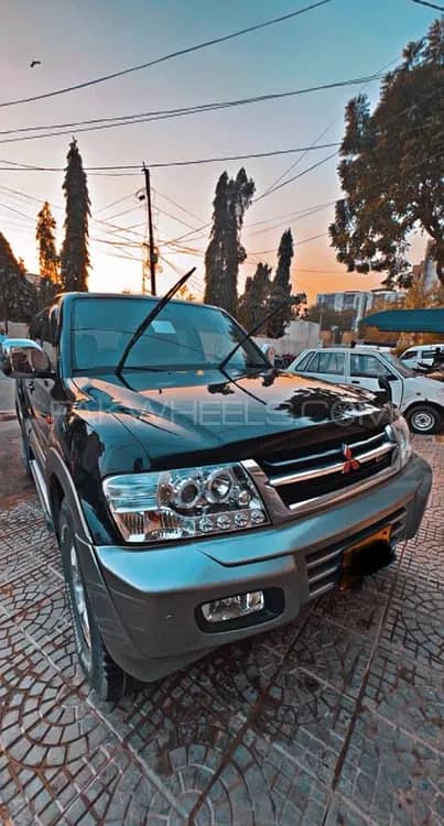 Mitsubishi Pajero 2000 GDI 3.5 0