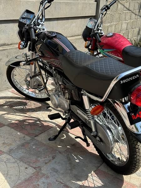 Honda 125 2024 Black 4500Km driven 1