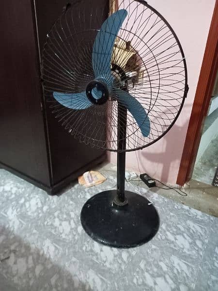 Ac Dc fan with adaptor and stand 0