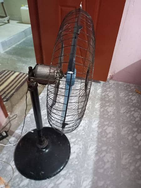 Ac Dc fan with adaptor and stand 2