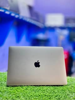 MACBOOK