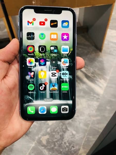 iPhone Xr 8