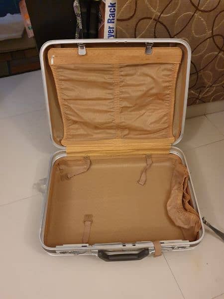 Briefcase / suitcase for business trips 1