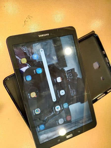 Samsung Galaxy tab e 12