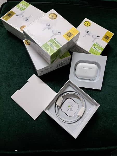 APPLE EARPHONE PRO 4