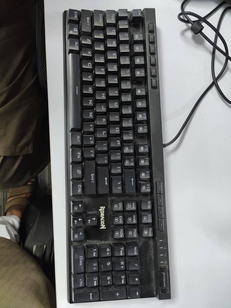 Redragon K580 VATA RGB Keyboard 5